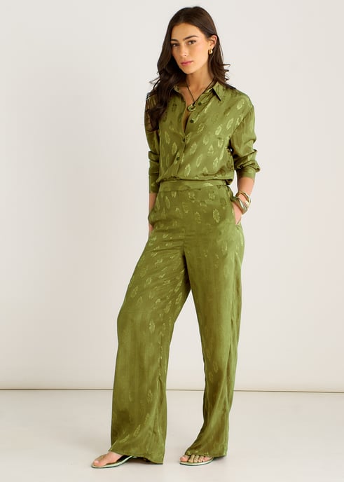 Pantalones de jacquard de satén con estampado floral en color caqui - Image 3
