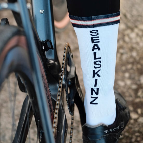 Calcetines de ciclismo de medio largo de una sola capa para hombres y mujeres - Image 3