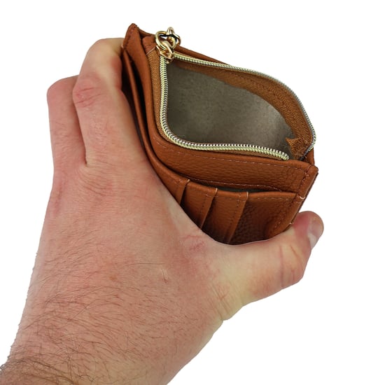 Cartera Compacta para Damas en Cuero Sintético con Múltiples Slots para Tarjetas - Image 5