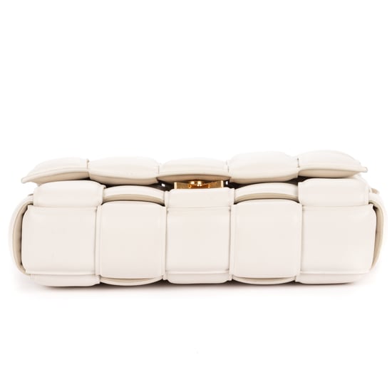 Bottega Veneta Padded Casette Chain Crossbody  en  marfil Cuero de ternero - Image 6