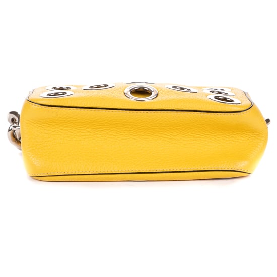 Prada Grommet Bauletto Chain Bag en amarillo Cuero de ternero - Image 6