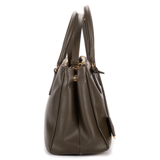 Prada Double Zip Tote en verde oscuro Cuero de ternero - Image 4