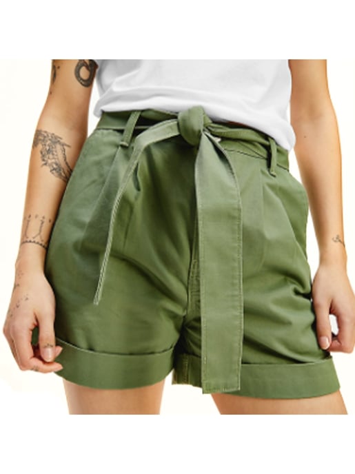 Pantalones cortos de mujer Tommy Jeans con cinturón con insignia - Image 1
