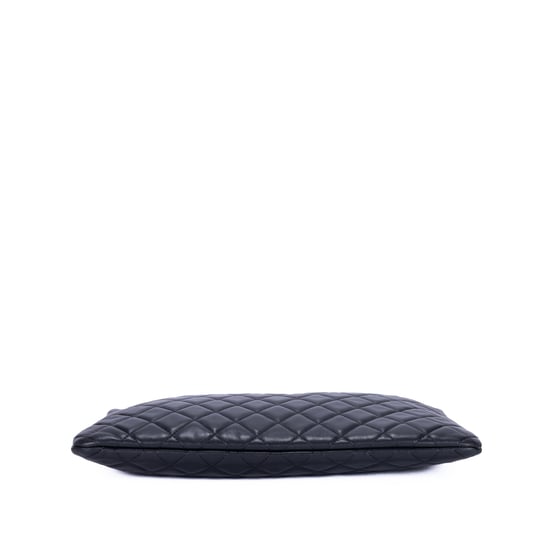 Chanel Large O Case Clutch Large en negro Cuero de becerro - Image 6