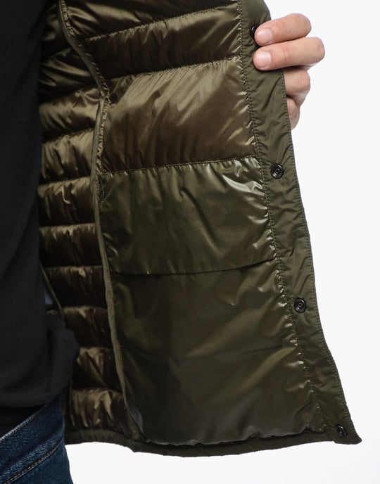 Chaqueta ligera acolchada con cuello redondo en verde - Image 5