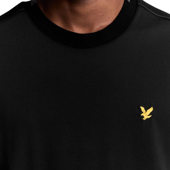 Camiseta Lyle & Scott Black Tape - Image 4