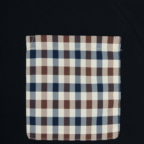 Camiseta Negra Aquascutum Active Raglan A Cuadros Con Bolsillo - Image 3