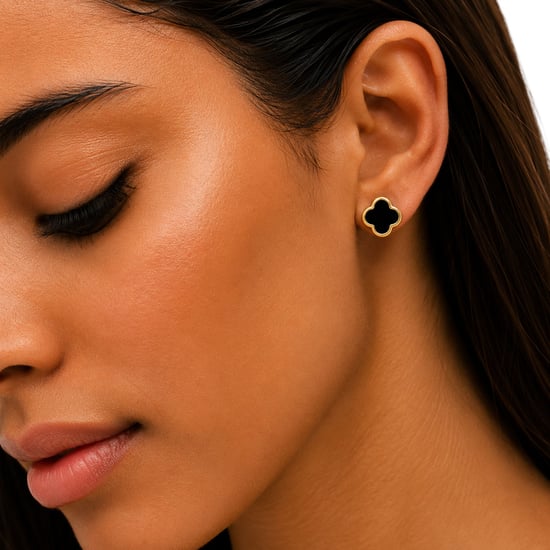 Pendientes de Flores de Trébol Pequeñas para Mujeres en Plata Bañada en Oro BIPE068 - Image 2
