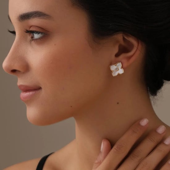 Pendientes de perlas de madreperla para mujer con diseño de trébol de cuatro hojas, chapados en oro y plata esterlina 925 BIPE025 - Image 3