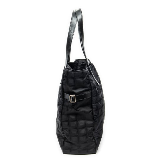 Chanel New Travel Line Zip Shopping Tote en negro Lienzo - Image 4