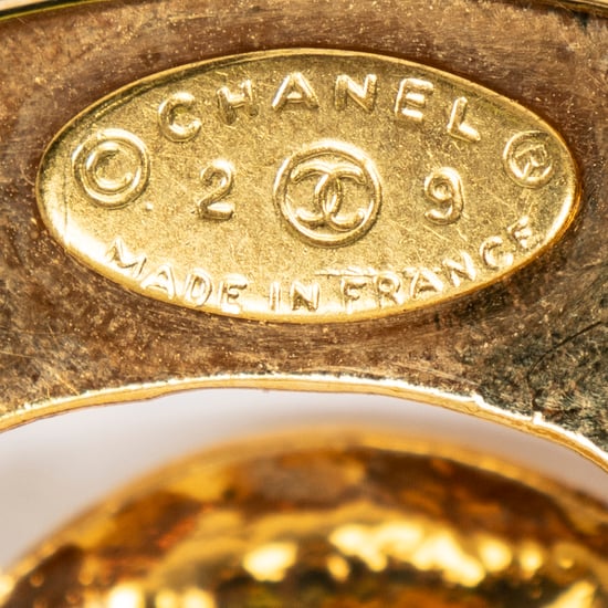 Chanel CC Oval Brooch  en  oro Acero inoxidable sin níquel - Image 3