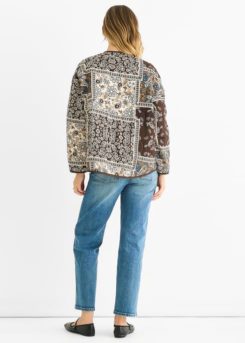 Chaqueta acolchada ligera de viscosa con estampado de azulejos Paisley en tonos chocolate - Image 4