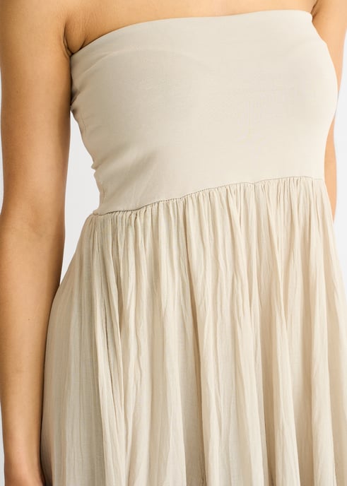 Vestido tipo falda skater de algodón beige con cinturilla versátil - Image 2