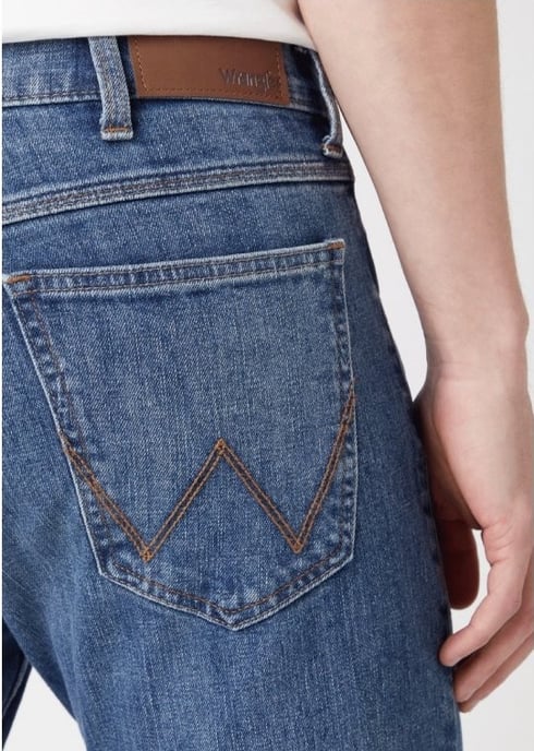 Wrangler Greensboro Regular Mid Stone Jeans - Image 2
