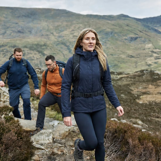 Chaqueta de senderismo impermeable para mujeres con capucha y abrigo de lluvia a prueba de viento - Image 5