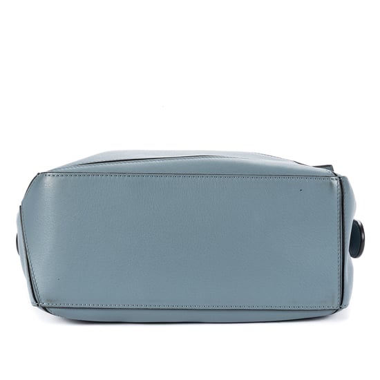 Loewe Small Puzzle Bag Small en azul claro Cuero de ternero - Image 6