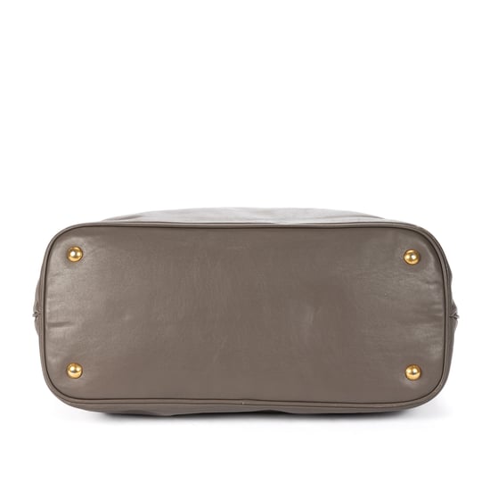 Prada Soft Tote en gris Cuero de ternero - Image 6