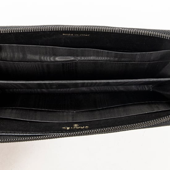 Chanel Timeless Zip Around Wallet en negro Cuero de ternero - Image 5