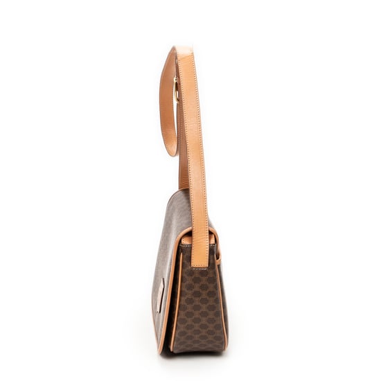 Celine Halfmoon Flap Crossbody en beige Lienzo recubierto - Image 3