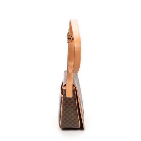 Celine Halfmoon Flap Crossbody en beige Lienzo recubierto - Image 4