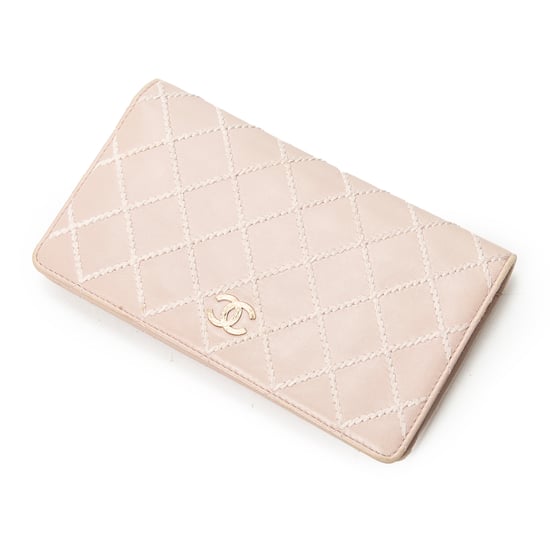 Chanel CC Wild Stitch L Yen Wallet en rosa Cuero de ternero - Image 1