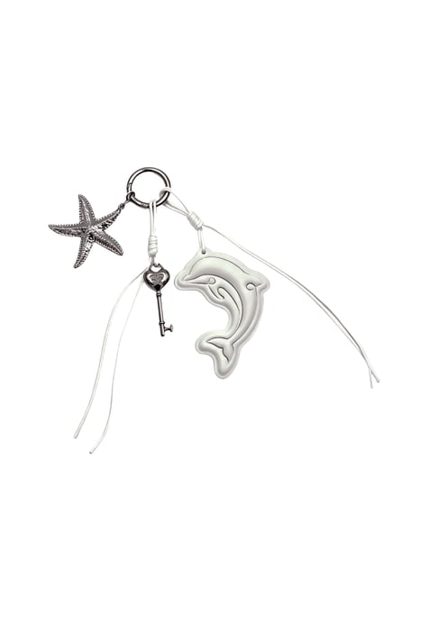 Kassandra Llavero Unisex - Image 1