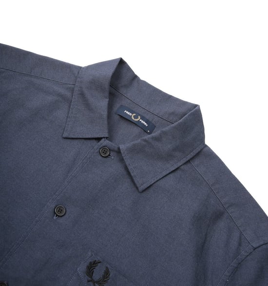 Camisa Oxford con detalle de bolsillo en azul marino francés de Fred Perry - Image 3