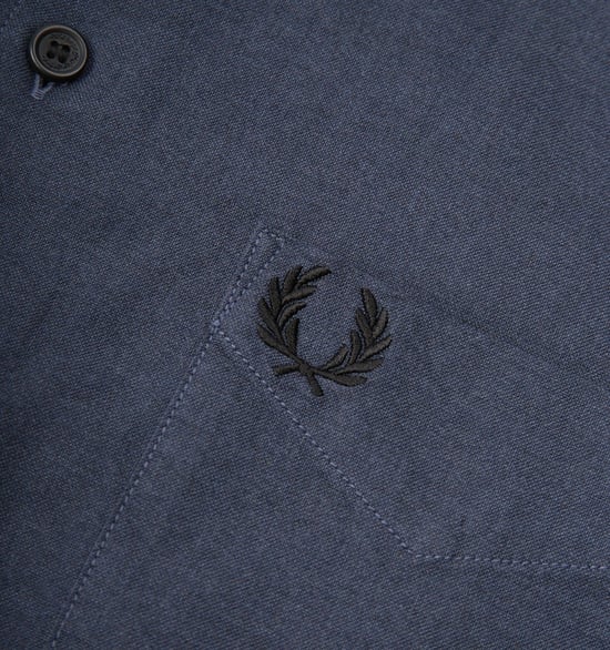 Camisa Oxford con detalle de bolsillo en azul marino francés de Fred Perry - Image 4