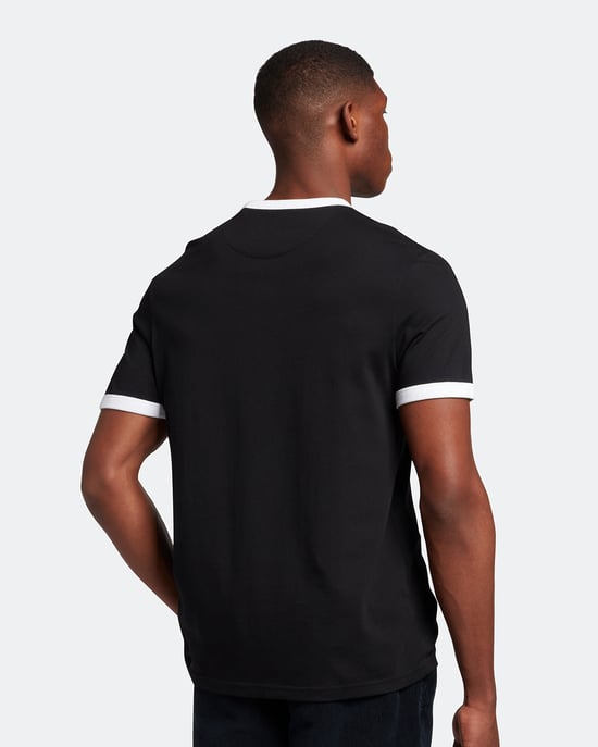 Camiseta con ribetes negros de la marca Lyle & Scott - Image 3