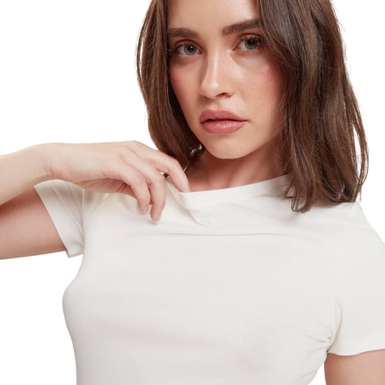 Camiseta Ajustada Color Marfil Estampada De Ted Baker - Image 6