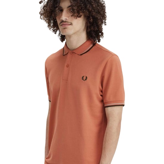 Polo Fred Perry Twin Tipped Color Óxido - Image 3