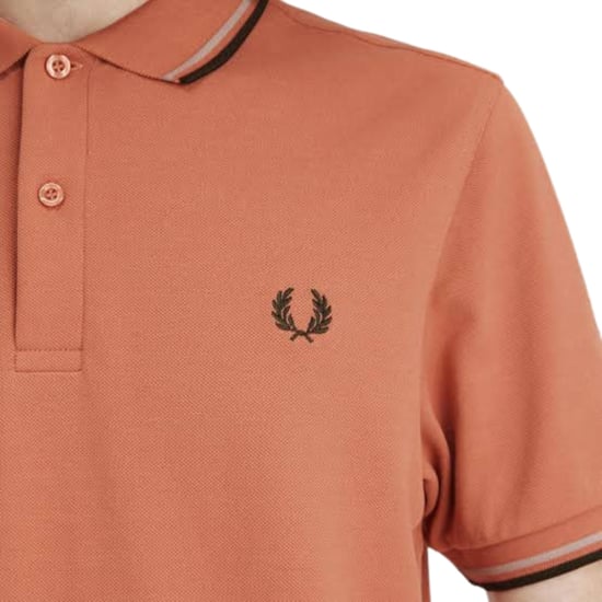 Polo Fred Perry Twin Tipped Color Óxido - Image 4
