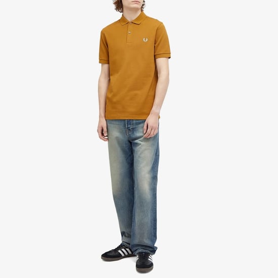 Polo Fred Perry Classic Color Azul Caramelo Oscuro Con Logo - Image 5