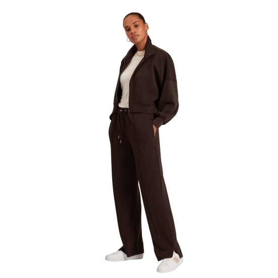 Pantalón Deportivo Ted Baker Nowelll Cupro Con Bajo Dividido, Color Marrón Oscuro - Image 4
