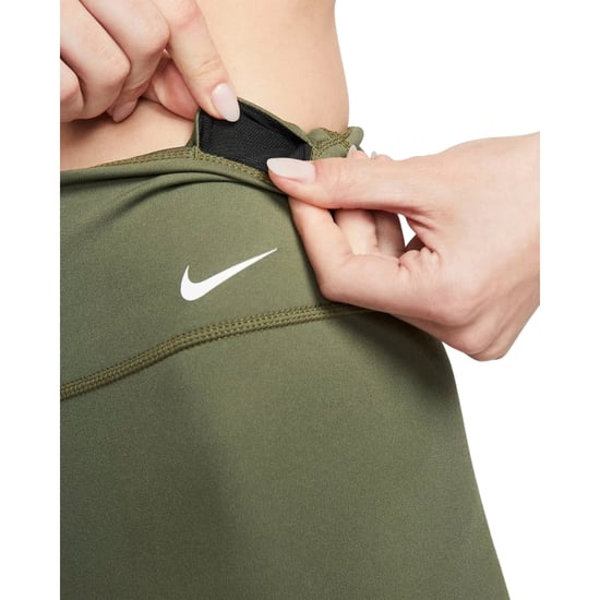 Pantalones Cortos Verdes Nike Dri-fit De Tiro Medio Con Forro Interior Para Mujer - Image 4