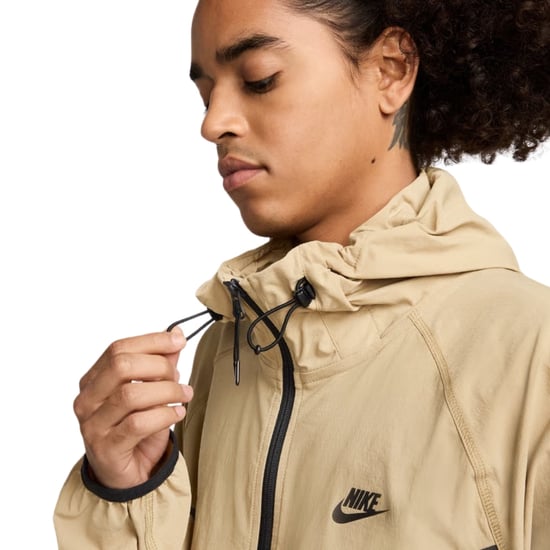 Chaqueta Nike Tech Woven Color Caqui Con Cremallera Completa - Image 4
