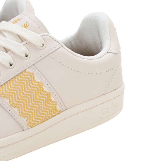 Zapatillas Fred Perry B721 Color Crudo Con Detalle De Cinta De Cuero - Image 3