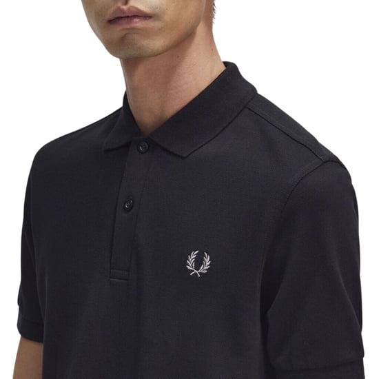 Polo ajustado GBFred Perry con logo negro/cromo - Image 4