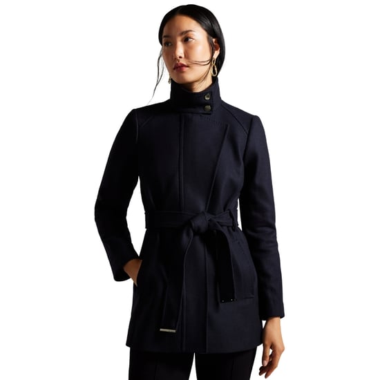 Abrigo Corto Azul Marino Con Cuello Alto De Ted Baker Icombis - Image 3