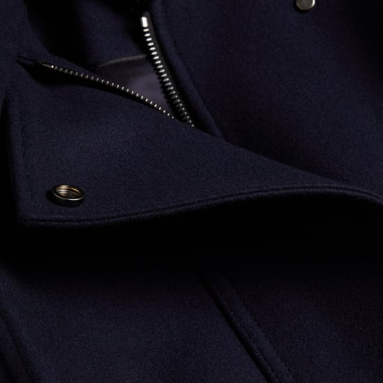 Abrigo Corto Azul Marino Con Cuello Alto De Ted Baker Icombis - Image 4