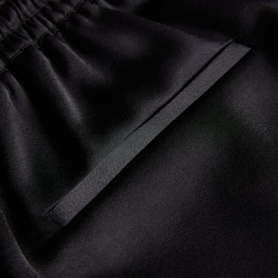 Pantalones Deportivos Ajustados De Satén Ted Baker Natori En Color Negro - Image 4