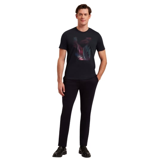 Camiseta Azul Marino Estampada Con La Caja Del Padre De Ted Baker - Image 6