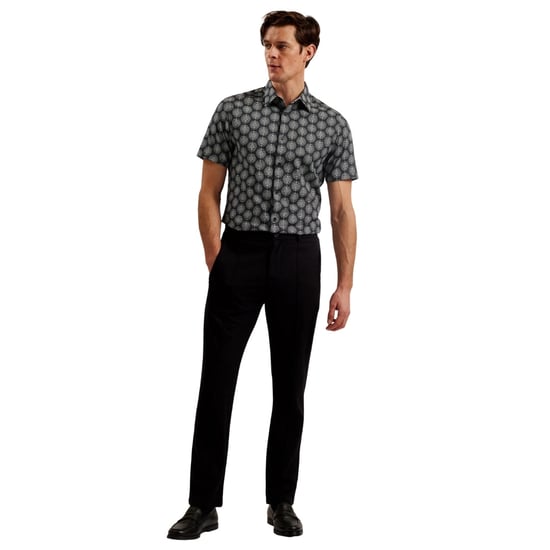 Camisa Negra De Manga Corta Con Estampado Geométrico Circular Pearsho De Ted Baker - Image 2
