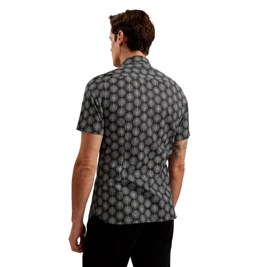 Camisa Negra De Manga Corta Con Estampado Geométrico Circular Pearsho De Ted Baker - Image 5