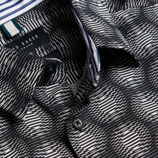 Camisa Negra De Manga Corta Con Estampado Geométrico Circular Pearsho De Ted Baker - Image 6