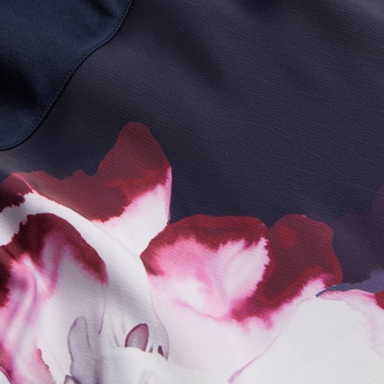 Vestido De Satén Azul Marino Estampado Con Corpiño De Punto Mitzic De Ted Baker - Image 5