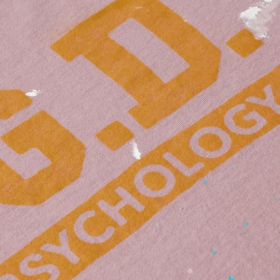 Camiseta Ed Lavender Del Departamento De Psicología De La Galería - Image 5