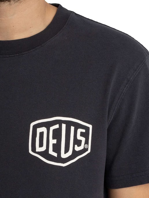 Deus Ex Machina Camiseta Teñida Con Escudo, Negro - Image 4