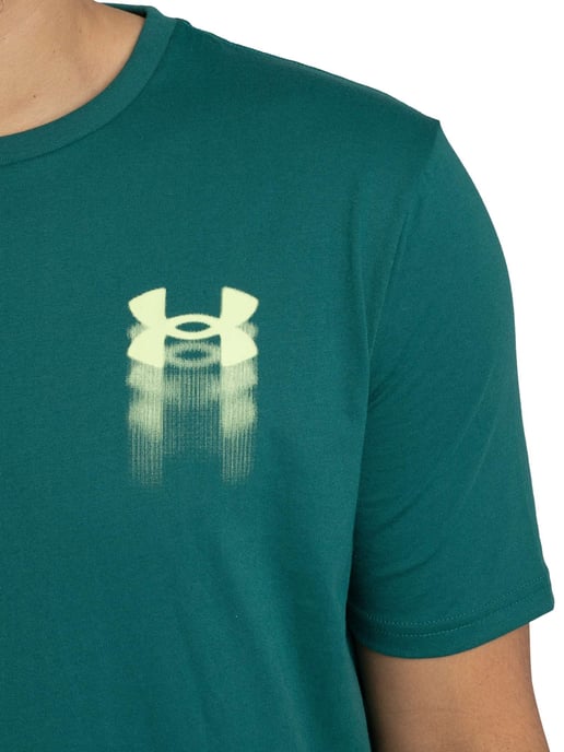 Under Armour Camiseta Holgada Con Gráfico En La Espalda Y Logotipo Borroso, Verde - Image 4