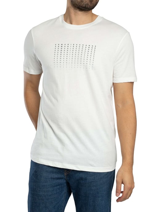 Armani Exchange Camiseta Gráfica Slim Brand Repeat, Blanco - Image 2